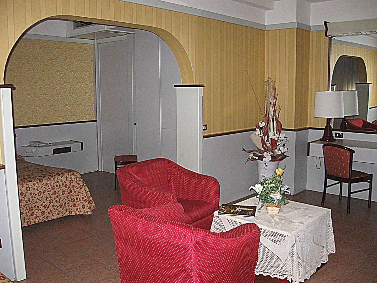 Hotel Maxim Verona Esterno foto