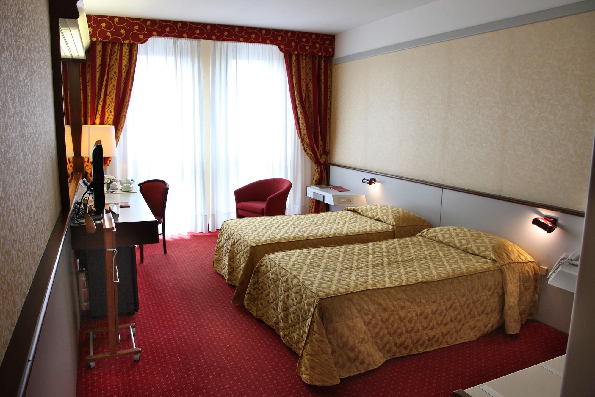 Hotel Maxim Verona Esterno foto