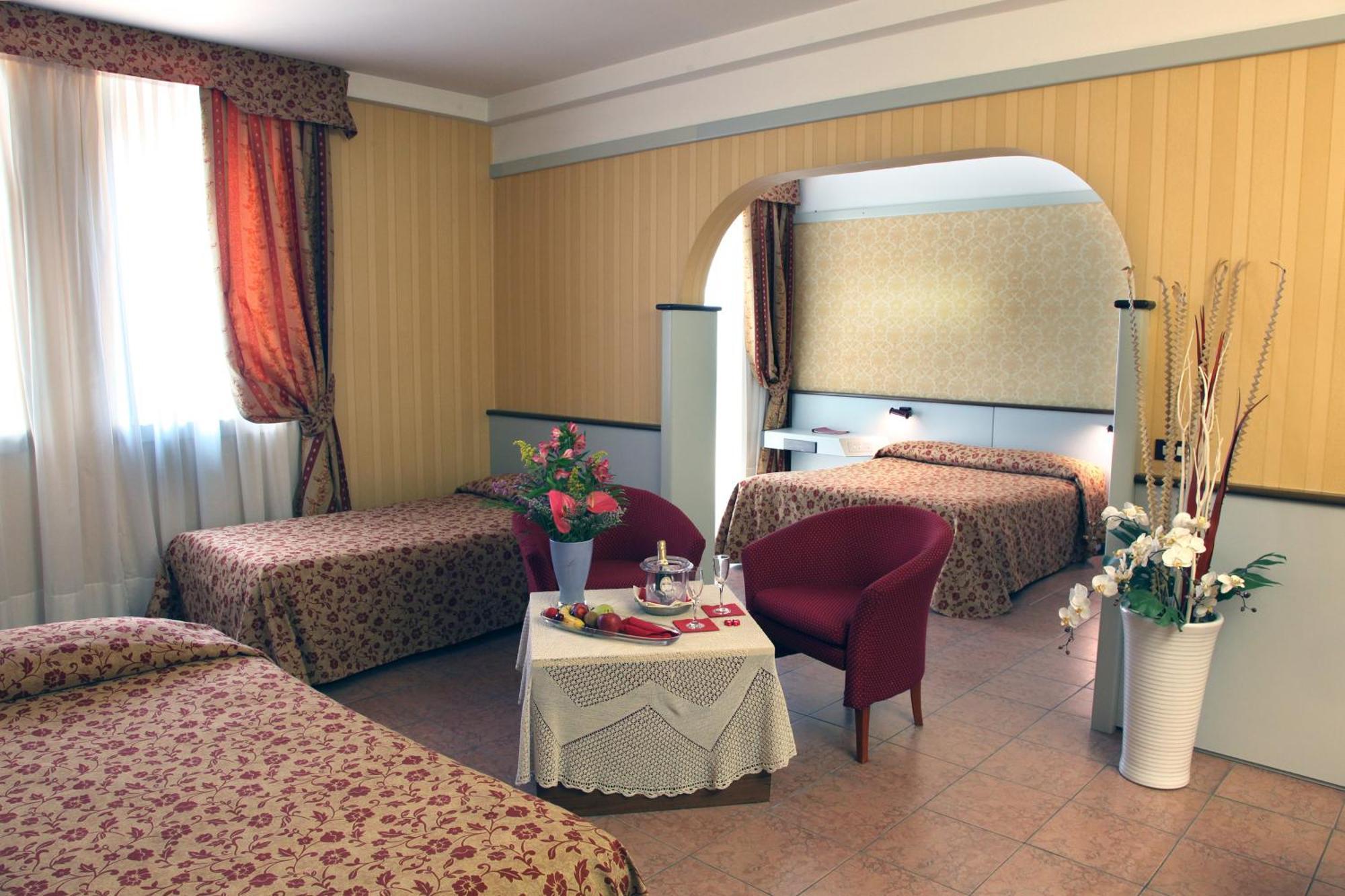 Hotel Maxim Verona Esterno foto
