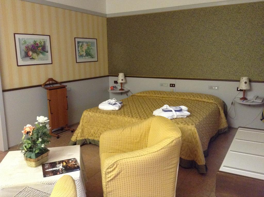 Hotel Maxim Verona Esterno foto