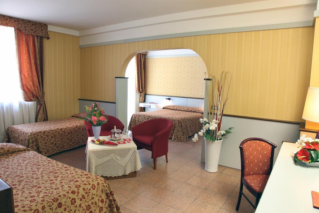 Hotel Maxim Verona Esterno foto